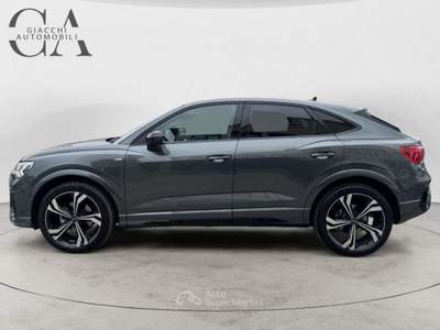 Audi Q3 2.0 tdi S line edition 150cv s-tronic Identity Black usata Rovigo