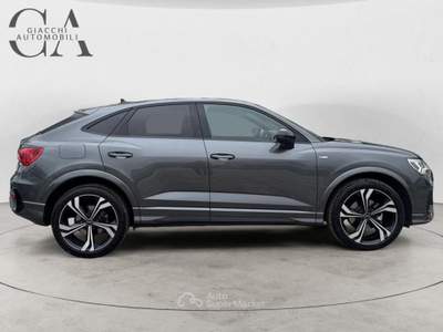 Audi Q3 2.0 tdi S line edition 150cv s-tronic Identity Black usata Rovigo