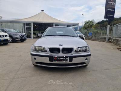 BMW Serie 3 320d 320d turbodiesel cat 4 porte Eletta usata Polistena