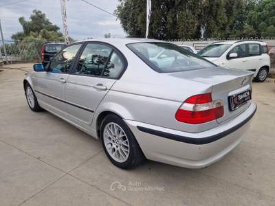 BMW Serie 3 320d 320d turbodiesel cat 4 porte Eletta usata Polistena