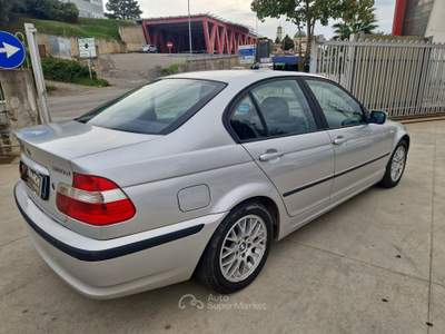 BMW Serie 3 320d 320d turbodiesel cat 4 porte Eletta usata Polistena