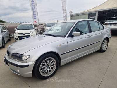 BMW Serie 3 320d 320d turbodiesel cat 4 porte Eletta usata Polistena