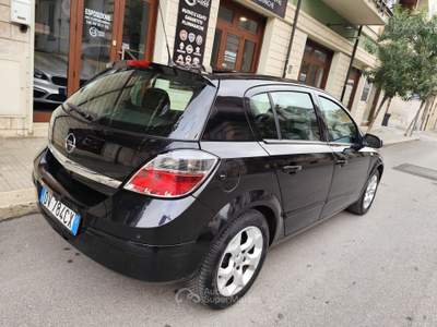 Opel Astra COSMO BERLINA Nero usata CORATO