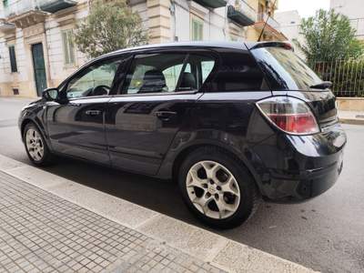 Opel Astra COSMO BERLINA Nero usata CORATO