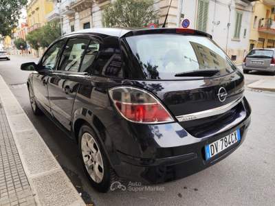 Opel Astra COSMO BERLINA Nero usata CORATO