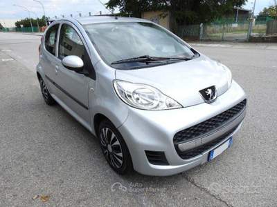 Peugeot 107 5p. Active * OK NEOPATENTAT usata Calderara di Reno