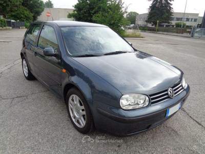 Volkswagen Golf cat 3 porte Comfortline usata Calderara di Reno