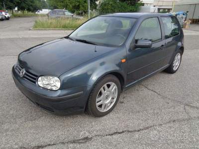 Volkswagen Golf cat 3 porte Comfortline usata Calderara di Reno