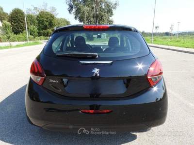 Peugeot 208 5 porte Active *NEOPATENT usata Calderara di Reno
