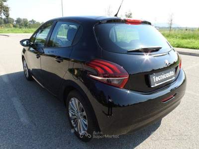 Peugeot 208 5 porte Active *NEOPATENT usata Calderara di Reno
