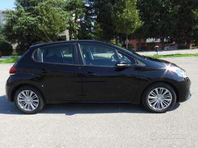 Peugeot 208 5 porte Active *NEOPATENT usata Calderara di Reno