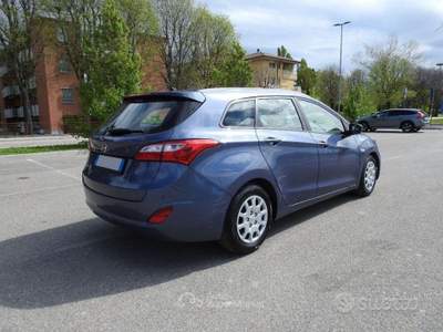 Hyundai i30 Wagon 1.6 CRDi Comfort usata Calderara di Reno