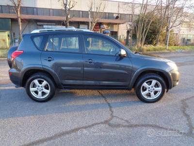 Toyota RAV4 RAV 4 2.2 D-4D 177 CV Sol Plus 4WD NAVIGA usata Calderara di Reno