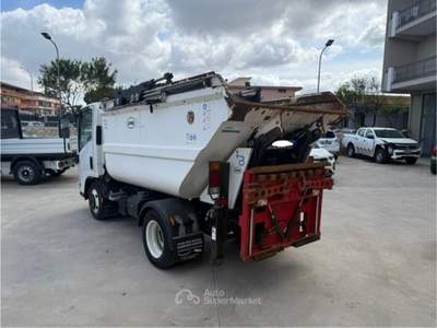 Isuzu M21 Heavy COMPATTATORE RIFIUTI OMB Bianco usata Giugliano in Campania