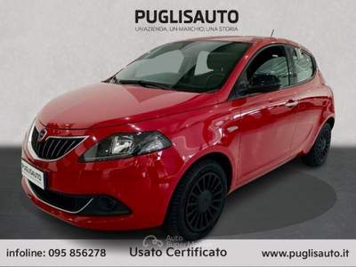 Lancia Ypsilon 1.0 FireFly 5 porte S&S Hybrid Ecochic Silver Rosso usata BELPASSO
