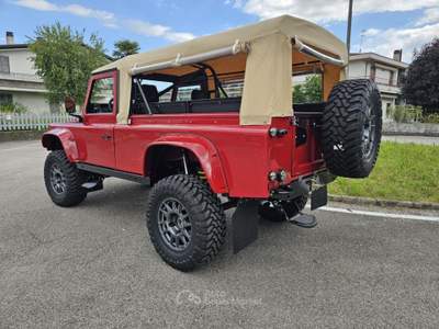 Land Rover Defender 110 2.5 Tdi cat S.W. County Rosso usata Dolo