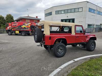 Land Rover Defender 110 2.5 Tdi cat S.W. County Rosso usata Dolo
