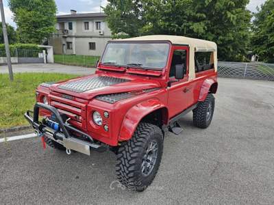 Land Rover Defender 110 2.5 Tdi cat S.W. County Rosso usata Dolo