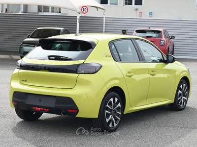 Peugeot 208 PureTech 100 Stop&Start 5 porte Style Giallo usata Pianezza