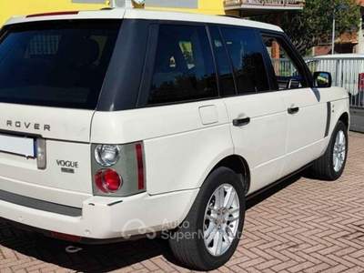 Land Rover Range Rover Land Range Rover 3.6 TDV8 Vogue SE cambio revisionato!!! Bianco usata Pieve a Nievole