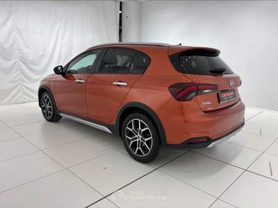 Fiat Tipo Tipo 5p 1.5 t4 hybrid cross 130cv dct Arancione usata Settimo Torinese