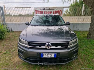 Volkswagen Tiguan Tiguan 2.0 TDI Business BMT Grigio usata Latiano