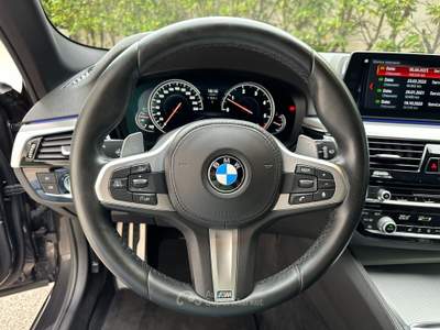 BMW Serie 5 530d 530 530d xDrive Touring Msport Nero usata Alberobello