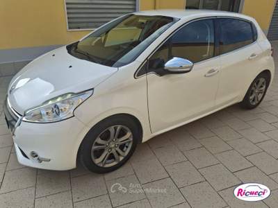 Peugeot 208 1.2 Vti Allure 5p Bianco usata Manfredonia