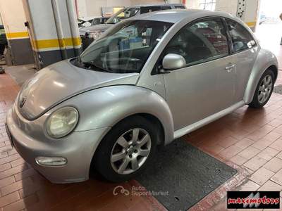 Volkswagen New Beetle 1.6 Argento usata Roma