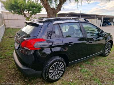Peugeot 2008 2008 1.2 VTi 82 CV Allure Nero usata Latiano