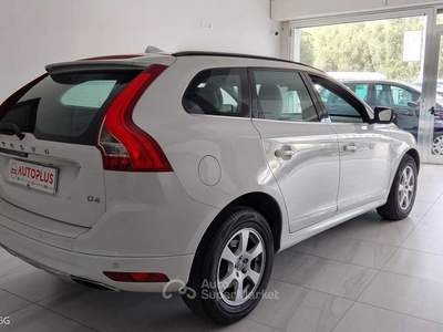 Volvo XC60 SINONIMO DI SICUREZZA ED ELEGANZA Bianco usata Palmi