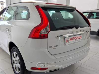 Volvo XC60 SINONIMO DI SICUREZZA ED ELEGANZA Bianco usata Palmi