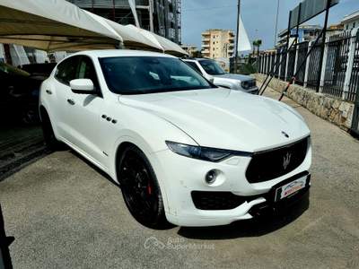 Maserati Levante MASERATI LEVANTE 250 CV NO SUPERBOLLO Bianco usata Mondragone