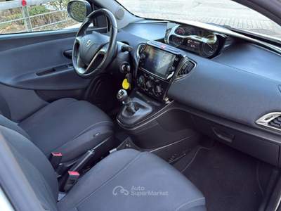 Lancia Ypsilon Ypsilon 1.0 FireFly 5 porte S&S Hybrid Gold Bianco usata Pordenone