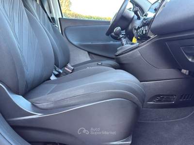Lancia Ypsilon Ypsilon 1.0 FireFly 5 porte S&S Hybrid Gold Bianco usata Pordenone
