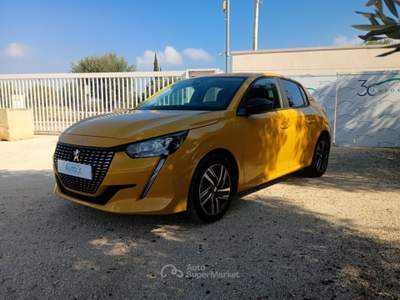 Peugeot 208 1.2 100cv 5 porte Style Giallo usata Monopoli