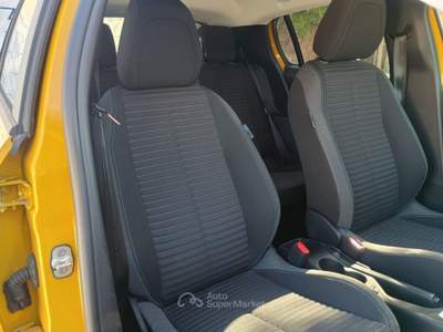 Peugeot 208 1.2 100cv 5 porte Style Giallo usata Monopoli