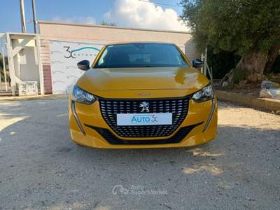 Peugeot 208 1.2 100cv 5 porte Style Giallo usata Monopoli