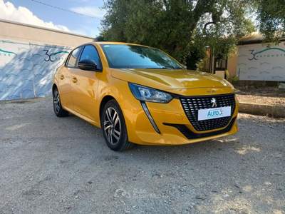 Peugeot 208 1.2 100cv 5 porte Style Giallo usata Monopoli