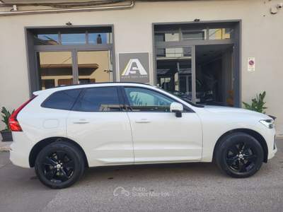 Volvo XC60 HYBRID/Diesel Awd Geartronic Momentum.... Bianco usata Sava