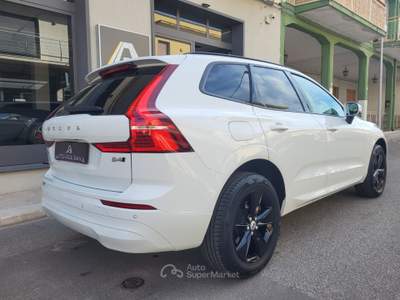 Volvo XC60 HYBRID/Diesel Awd Geartronic Momentum.... Bianco usata Sava