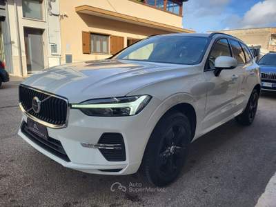 Volvo XC60 HYBRID/Diesel Awd Geartronic Momentum.... Bianco usata Sava
