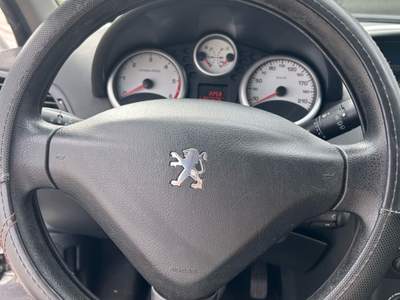 Peugeot 207 + 12 mesi garanzia E5 versione 200 anni di pegueto Bianco usata Tivoli