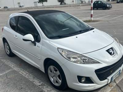 Peugeot 207 + 12 mesi garanzia E5 versione 200 anni di pegueto Bianco usata Tivoli