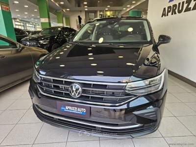 Volkswagen Tiguan Tiguan 2.0 TDI 150CV SCR DSG Life Nero usata SAN MICHELE SALENTINO