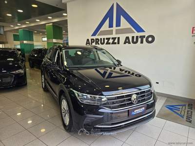 Volkswagen Tiguan Tiguan 2.0 TDI 150CV SCR DSG Life Nero usata SAN MICHELE SALENTINO