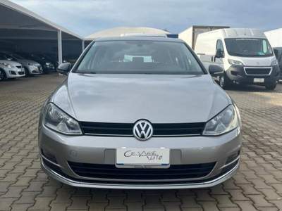 Volkswagen Golf  1.6 tdi (btdi) Comfortline 110cv 5p Grigio usata Fasano