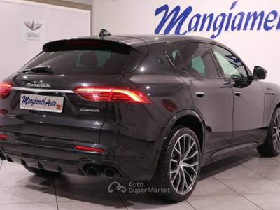 Maserati Grecale 2.0 mhev Modena 330cv auto Nero usata Carlentini