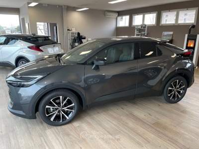 Toyota C-HR 2.0 PHEV Trend Bianco usata Scandiano
