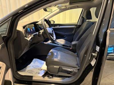 Volkswagen Golf 1.5 TSI Life LED GANCIO Panorama Navi ACC Nero usata Chiusa